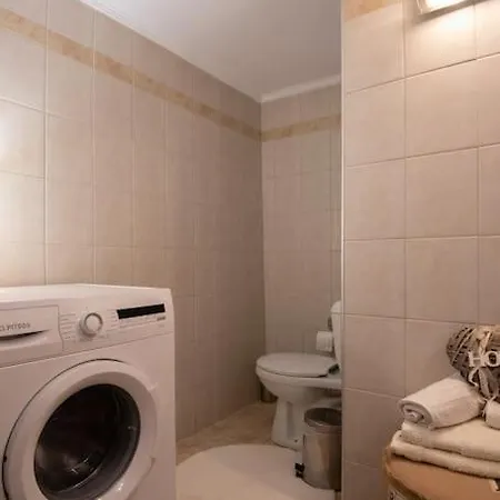Lovely,central, Spacious 2-bedrooms Le Pirée