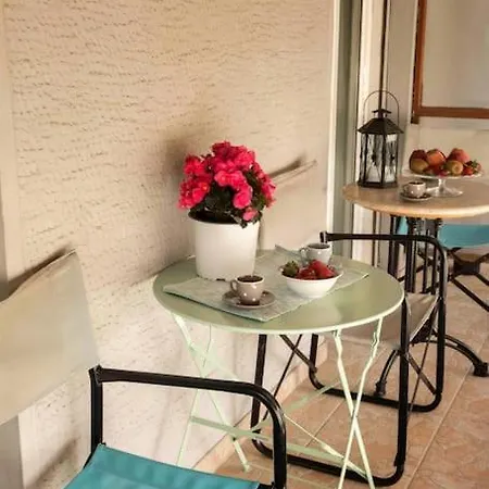 Lovely,central, Spacious 2-bedrooms Appartement