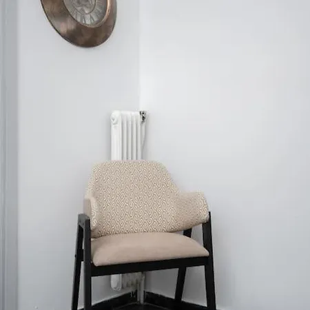Lovely,central, Spacious 2-bedrooms