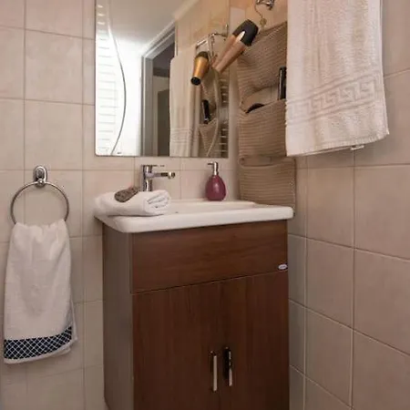 Lovely,central, Spacious 2-bedrooms * Piraeus