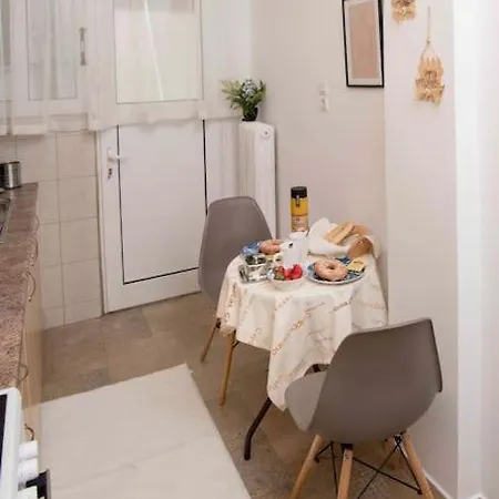 Lovely,central, Spacious 2-bedrooms Piraeus
