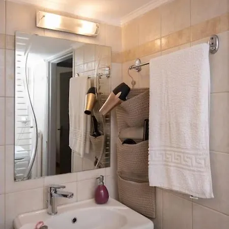 Lovely,central, Spacious 2-bedrooms * Piraeus