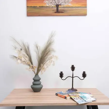 Lovely,central, Spacious 2-bedrooms Piraeus